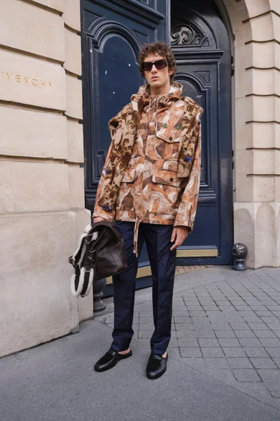 Look 10